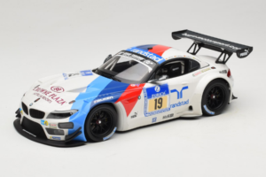 BMW Z4 GT3 #19 Team Schubert J. Muller / D. Muller ADAC 24 Hours Nurburgring 2013 Minichamps 1:18 151132319 Metalas