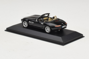 BMW Z8 Kabrioletas Juodas Minichamps 1:43 80420026607-R1 Metalas - nuotrauka 3 iš 4
