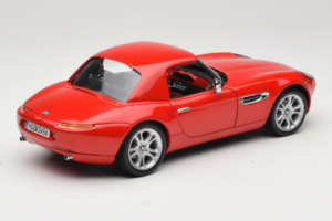 BMW Z8 Raudonas Kyosho 1:18 80439411730 Metalas - nuotrauka 4 iš 9
