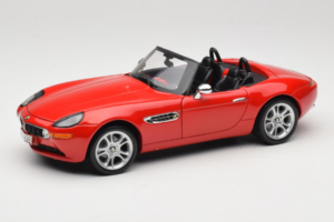 BMW Z8 Raudonas Kyosho 1:18 80439411730 Metalas