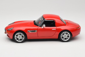 BMW Z8 Raudonas Kyosho 1:18 80439411730 Metalas - nuotrauka 5 iš 9