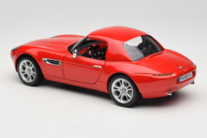 BMW Z8 Raudonas Kyosho 1:18 80439411730 Metalas - nuotrauka 8 iš 9