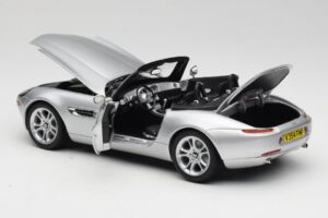 BMW Z8 E52 Kabrioletas Sidabrinis Kyosho 1:18 80432411551 Metalas - nuotrauka 7 iš 8