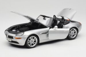 BMW Z8 E52 Titanium Silver Maisto 1:18 536896 Metalas - nuotrauka 2 iš 8