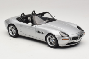 BMW Z8 Sidabrinis 007 The World Is Not Enough AUTOart 1:18 70511 Metalas - nuotrauka 6 iš 8