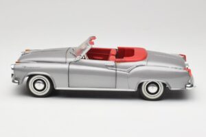 Borgward Isabella Kabrioletas Sidabrinis Revell 1:18 8411 Metalas - nuotrauka 4 iš 8