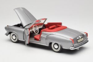 Borgward Isabella Kabrioletas Sidabrinis Revell 1:18 8411 Metalas - nuotrauka 5 iš 8