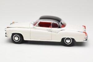 Borgward Isabella Coupe Baltas Revell 1:18 08982-W1 Metalas - nuotrauka 4 iš 8
