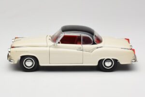 Borgward Isabella Coupe Baltas Revell 1:18 8859 Metalas - nuotrauka 4 iš 8