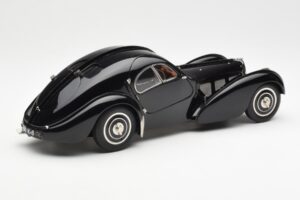 Bugatti 57SC Atlantic Juodas CMC 1:18 M-085 Metalas - nuotrauka 2 iš 6