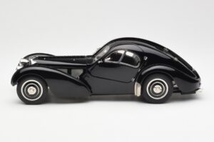 Bugatti 57SC Atlantic Juodas CMC 1:18 M-085 Metalas - nuotrauka 3 iš 6