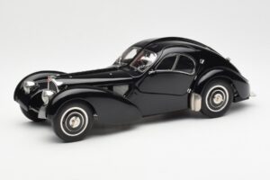 Bugatti 57SC Atlantic Juodas CMC 1:18 M-085 Metalas