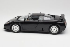 Bugatti EB110 Juodas Bburago 1:18 3055 Metalas - nuotrauka 4 iš 8
