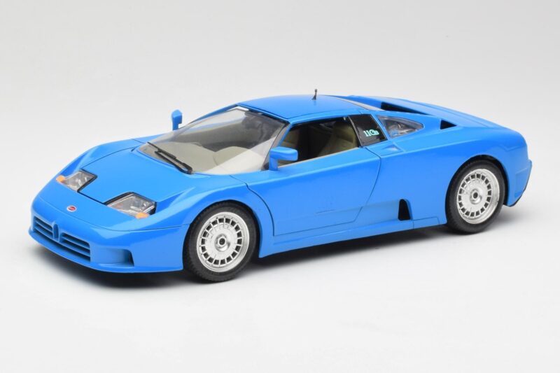 Bugatti EB110 Mėlynas Bburago 1:18 3035 Metalas