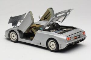 Bugatti EB110 Sidabrinis Bburago 1:18 3035-S Metalas - nuotrauka 5 iš 8