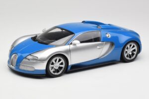 Bugatti Veyron Edition Centenaire Chrome Blue Minichamps 1:18 100110850-O Metalas