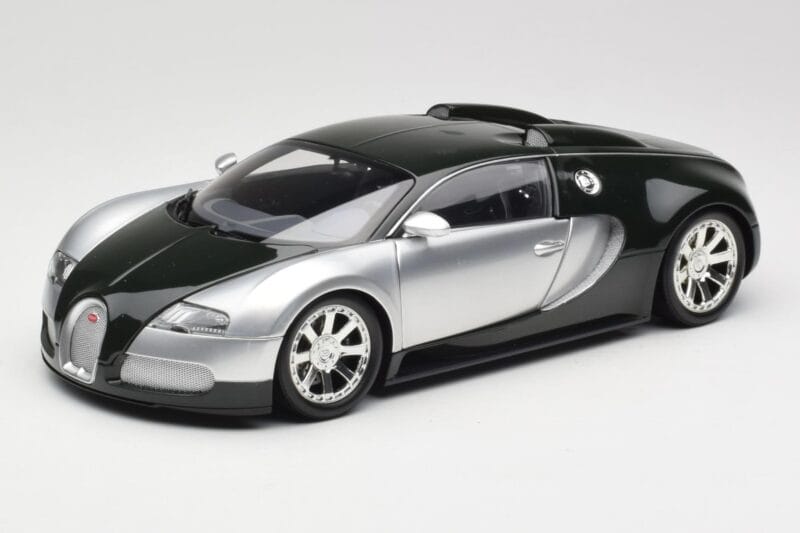 Bugatti Veyron Edition Centenaire Chrome Green Minichamps 1:18 100110852 Metalas