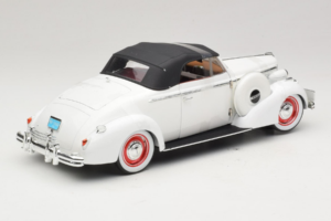 Buick Century Kabrioletas Baltas Signature Models 1:18 18131 Metalas - nuotrauka 2 iš 6