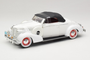 Buick Century Kabrioletas Baltas Signature Models 1:18 18131 Metalas