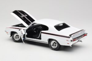 Buick GSX Baltas American Muscle 1:18 AMM1322/06 Metalas - nuotrauka 5 iš 8