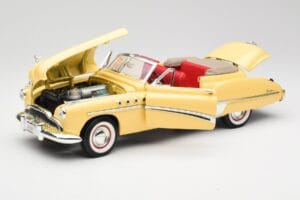 Buick Roadmaster Chrome Yellow Motormax 1:18 23124646-M17 Metalas - nuotrauka 2 iš 8