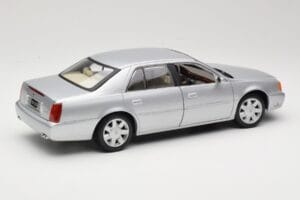 Cadillac DeVille DTS Maisto 1:18 56061 Metalas - nuotrauka 3 iš 8