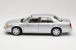 Cadillac DeVille DTS Maisto 1:18 56061 Metalas - nuotrauka 4 iš 8