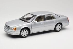 Cadillac DeVille DTS Maisto 1:18 56061 Metalas