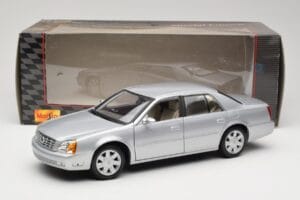 Cadillac DeVille DTS Maisto 1:18 56061 Metalas - nuotrauka 8 iš 8
