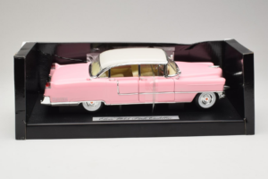 Cadillac Elvis Presley's Rožinis MRC 1:18 79201 Metalas