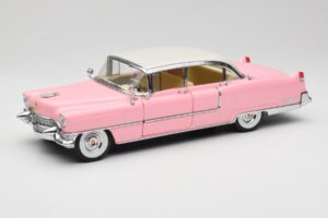Cadillac Fleetwood Elvis Presley Rožinis MRC 1:18 LIC1000 Metalas