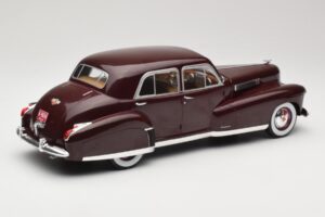 Cadillac Fleetwood 60 Special Sedan Raudonas MCG 1:18 MCG18071 Metalas - nuotrauka 2 iš 6