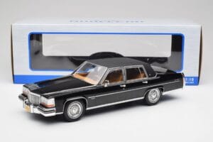 Cadillac Fleetwood Brougham Juodas MCG 1:18 MCG18250 Metalas - nuotrauka 6 iš 6