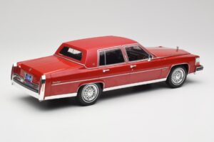 Cadillac Fleetwood Brougham Tamsiai Raudonas Metalinis MCG 1:18 MCG18251 Metalas - nuotrauka 2 iš 6