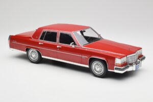 Cadillac Fleetwood Brougham Tamsiai Raudonas Metalinis MCG 1:18 MCG18251 Metalas - nuotrauka 3 iš 6