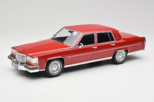 Cadillac Fleetwood Brougham Tamsiai Raudonas Metalinis MCG 1:18 MCG18251 Metalas