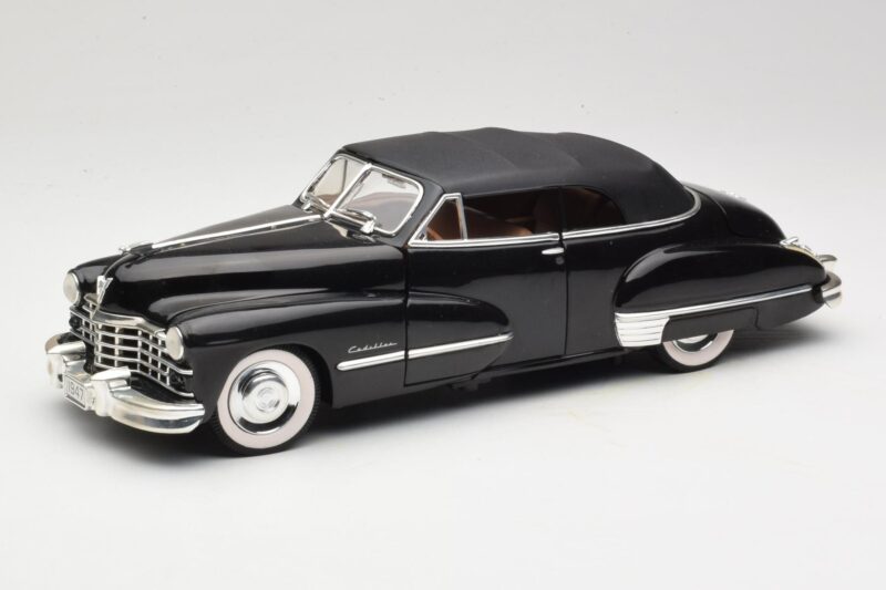 Cadillac Series 62 Juodas Anson 1:18 30345 Metalas