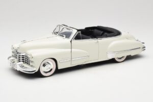 Cadillac Series 62 Kabrioletas Baltas Anson 1:18 30335 Metalas