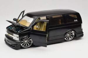Chevrolet Astro Van Tuned Juodas Jada 1:18 63122 Metalas - nuotrauka 2 iš 8