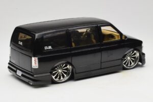 Chevrolet Astro Van Tuned Juodas Jada 1:18 63122 Metalas - nuotrauka 3 iš 8