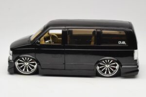 Chevrolet Astro Van Tuned Juodas Jada 1:18 63122 Metalas - nuotrauka 4 iš 8