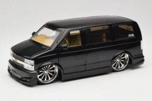 Chevrolet Astro Van Tuned Juodas Jada 1:18 63122 Metalas