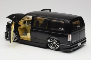 Chevrolet Astro Van Tuned Juodas Jada 1:18 63122 Metalas - nuotrauka 5 iš 8