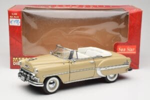 Chevrolet Bel Air Kabrioletas Kreminis Sun Star 1:18 1623 Metalas - nuotrauka 8 iš 8
