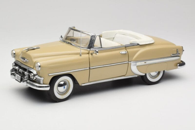 Chevrolet Bel Air Kabrioletas Kreminis Sun Star 1:18 1623 Metalas