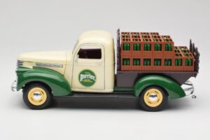 Chevrolet Brasseur Perrier Delivery Van Žalias Solido 1:18 203243 Metalas - nuotrauka 4 iš 8