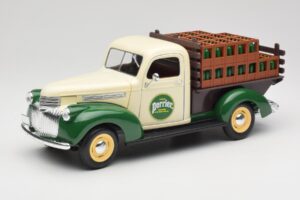 Chevrolet Brasseur Perrier Delivery Van Žalias Solido 1:18 203243 Metalas