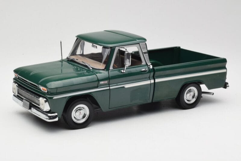 Chevrolet C-10 Žalias Sun Star 1:18 1360 Metalas