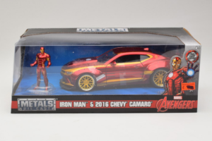 Chevrolet Camaro Iron Man Su Figūrėle Metals Diecast 1:24 99724 Metalas