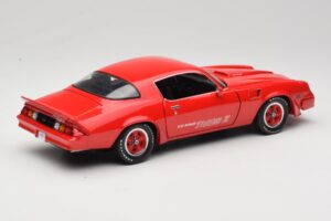 Chevrolet Camaro Z28 Yenko Turbo Z Raudonas GreenLight 1:18 12999 Metalas - nuotrauka 3 iš 8